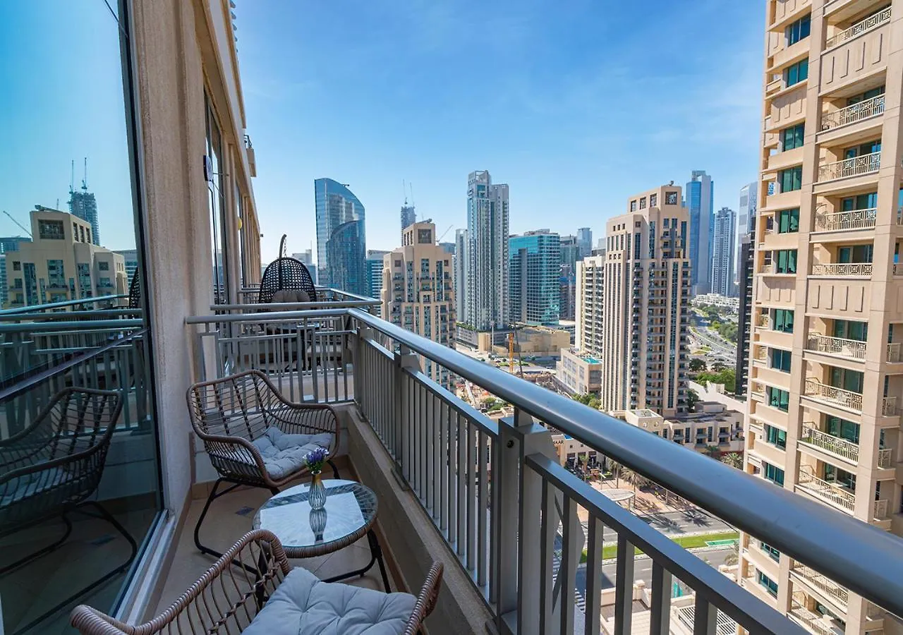 Luxurious One Bedroom Apartment With Burj Khalifa View Dubai Birleşik Arap Emirlikleri