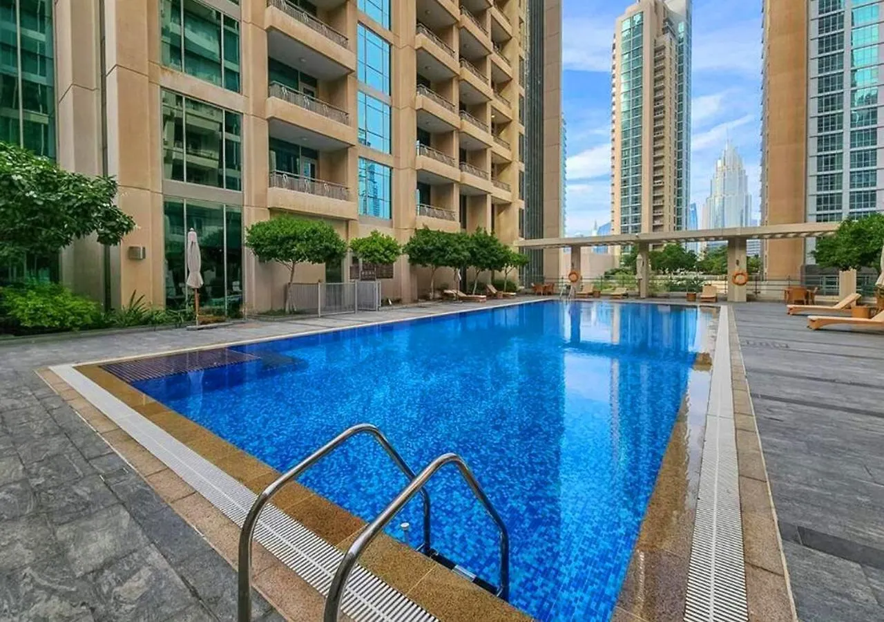 Luxurious One Bedroom Apartment With Burj Khalifa View Dubai