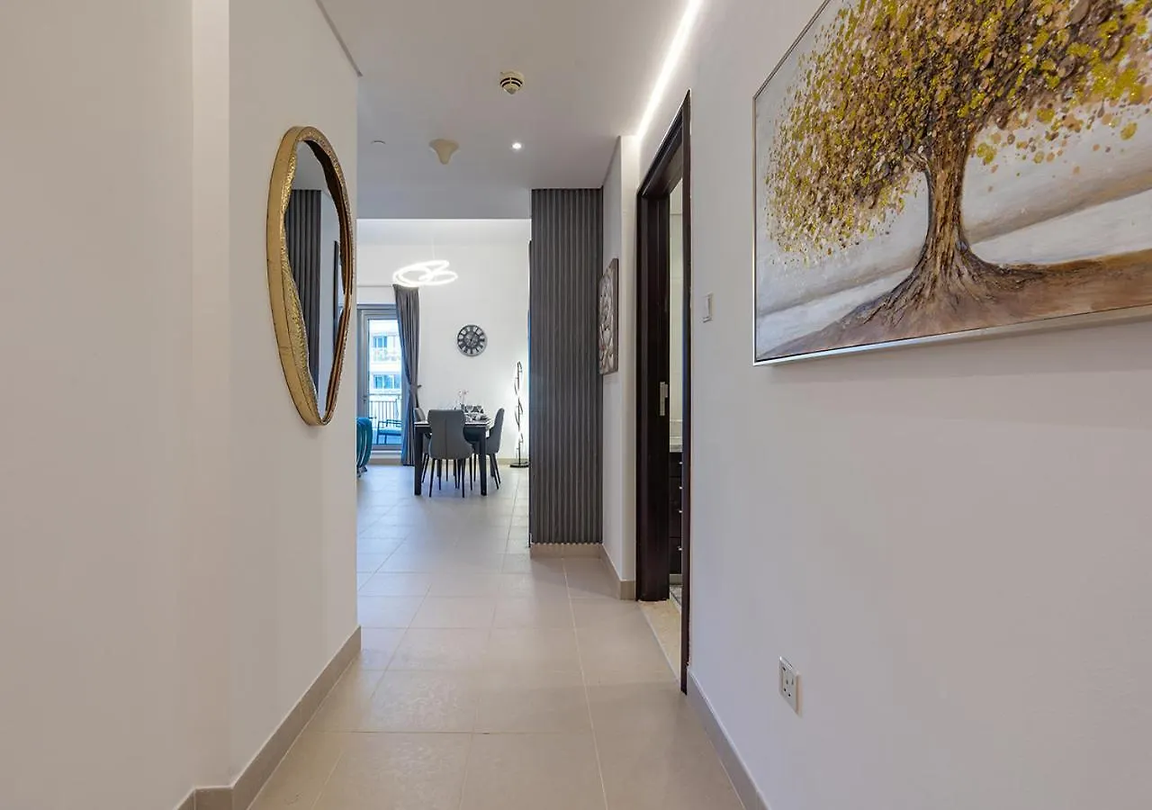 Luxurious One Bedroom Apartment With Burj Khalifa View Dubai