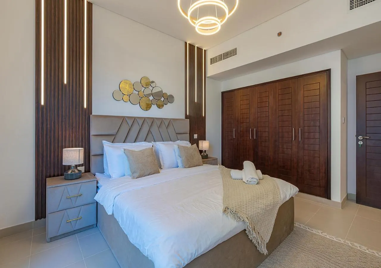 Luxurious One Bedroom Apartment With Burj Khalifa View Dubai