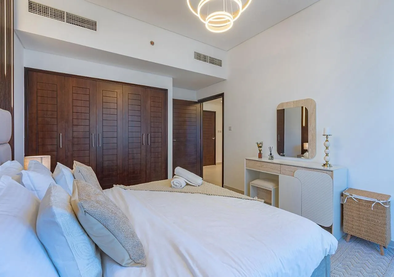Luxurious One Bedroom Apartment With Burj Khalifa View Dubai