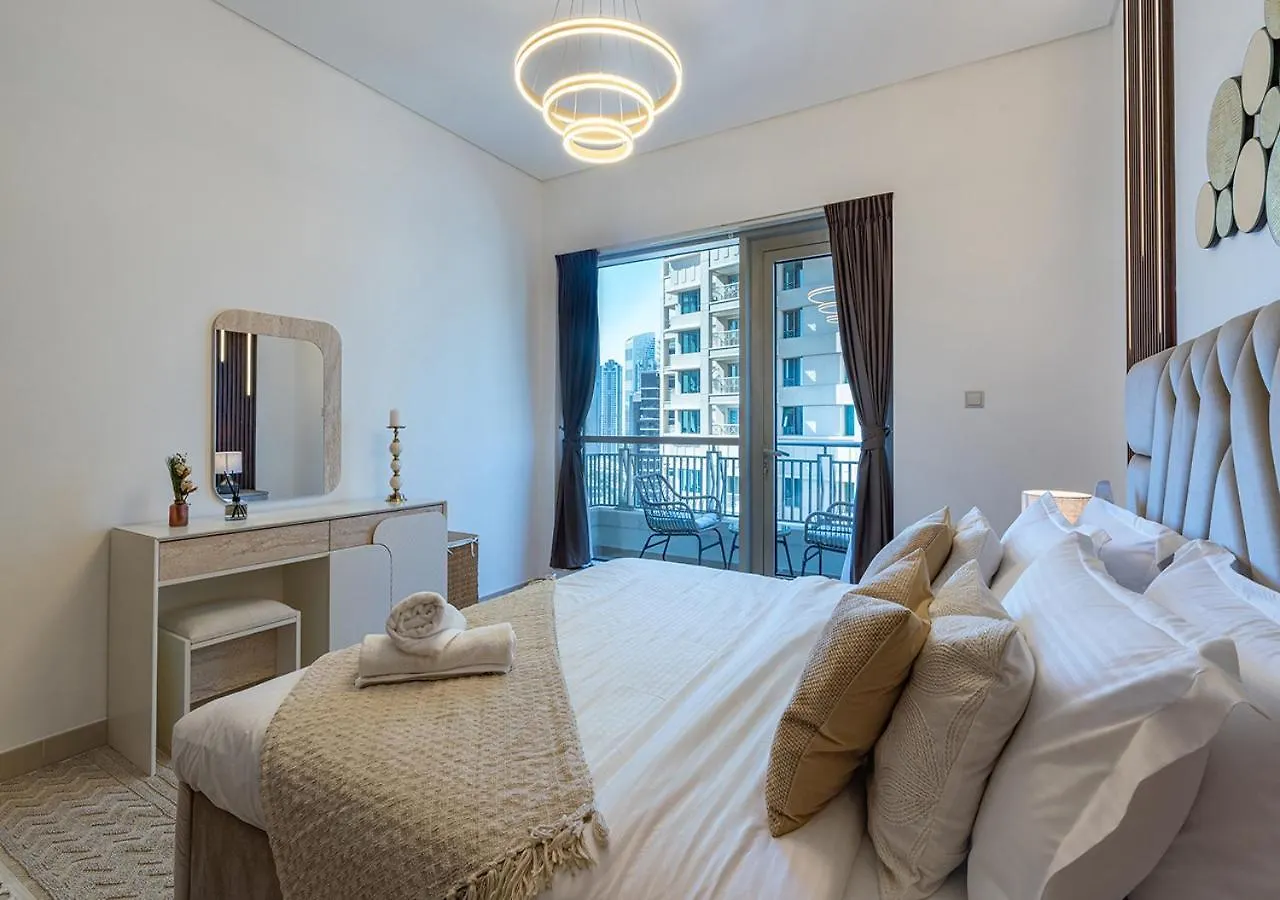 Luxurious One Bedroom Apartment With Burj Khalifa View Dubai