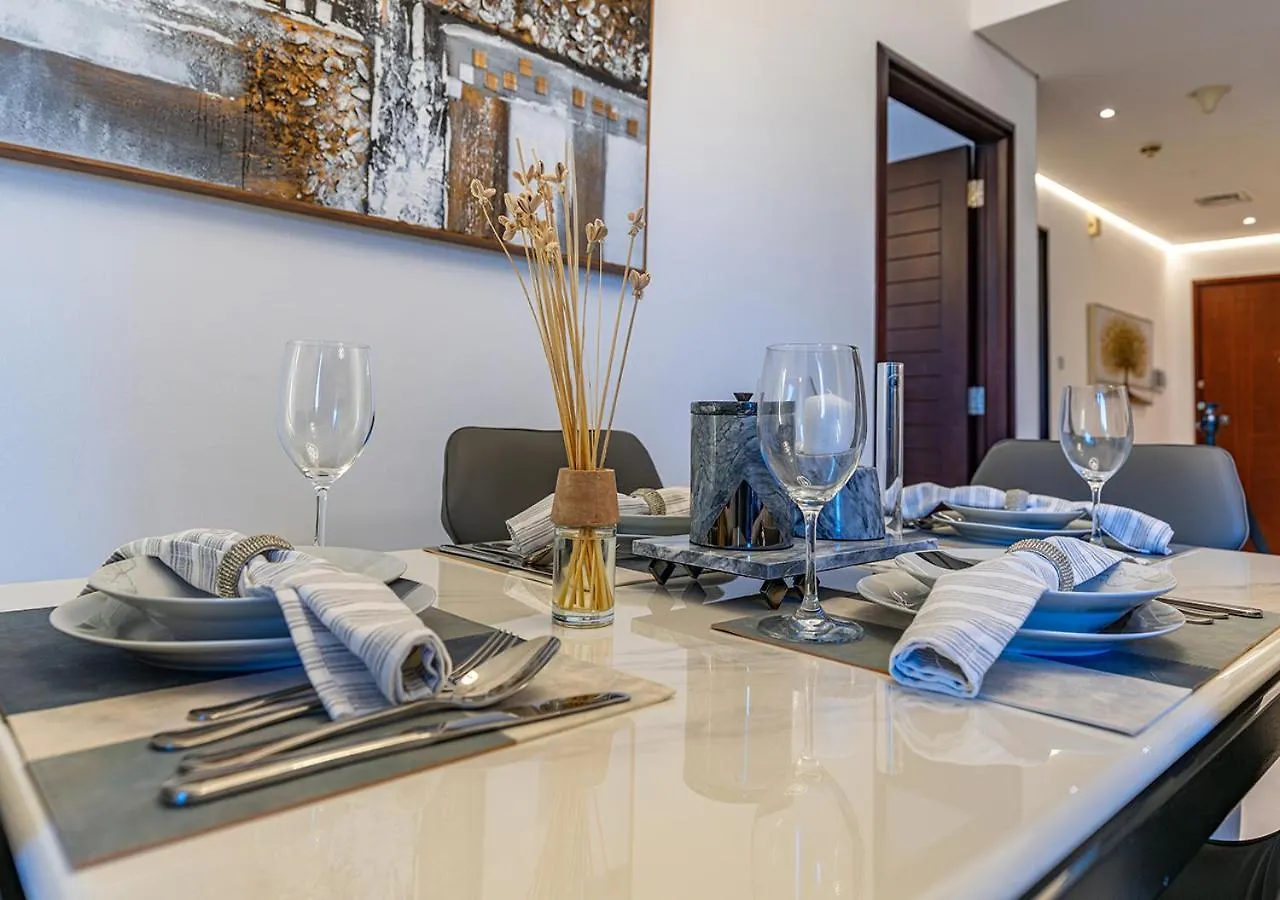 Luxurious One Bedroom Apartment With Burj Khalifa View Dubai