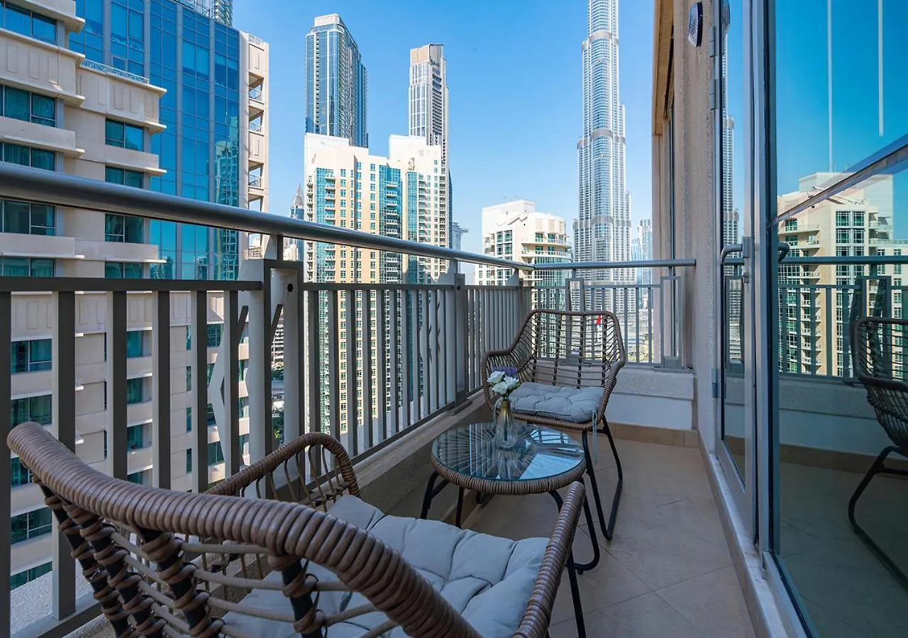 Luxurious One Bedroom Apartment With Burj Khalifa View Dubai United Arab Emirates