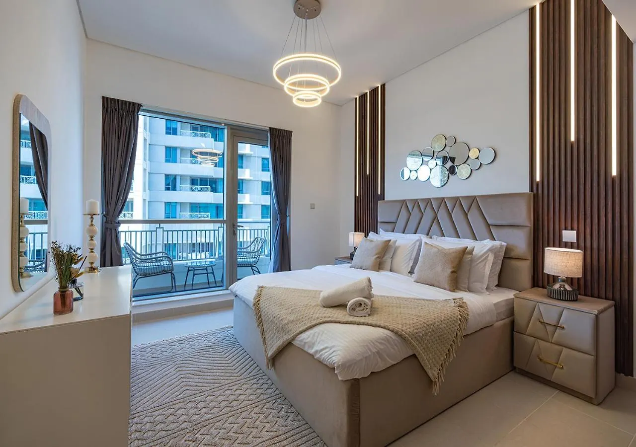 Luxurious One Bedroom Apartment With Burj Khalifa View Dubai 0*,  United Arab Emirates