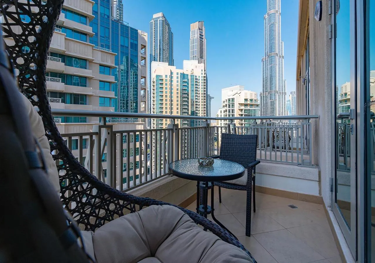 Luxurious One Bedroom Apartment With Burj Khalifa View Dubai United Arab Emirates