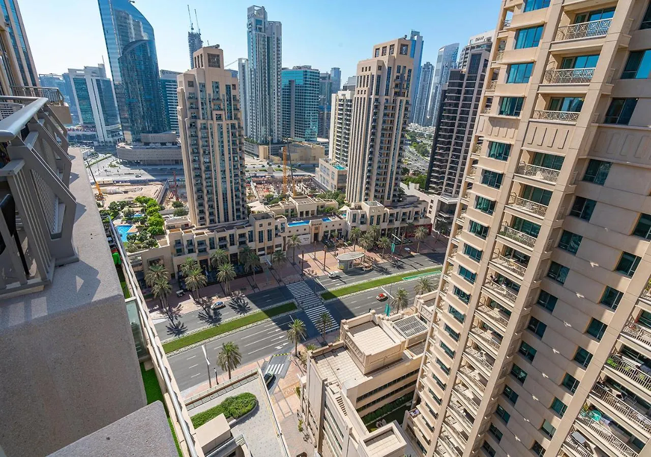 Luxurious One Bedroom Apartment With Burj Khalifa View Dubai